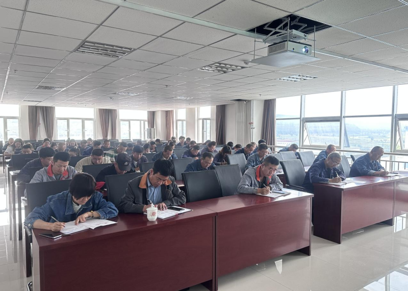 廉當(dāng)&ldquo;鐮&rdquo;可以除雜念   欲為&ldquo;獄&rdquo;勢(shì)必積災(zāi)難 &mdash;&mdash;集團(tuán)紀(jì)委書記為物產(chǎn)工投公司黨員干部、關(guān)鍵人員 授主題教育廉政專題黨課