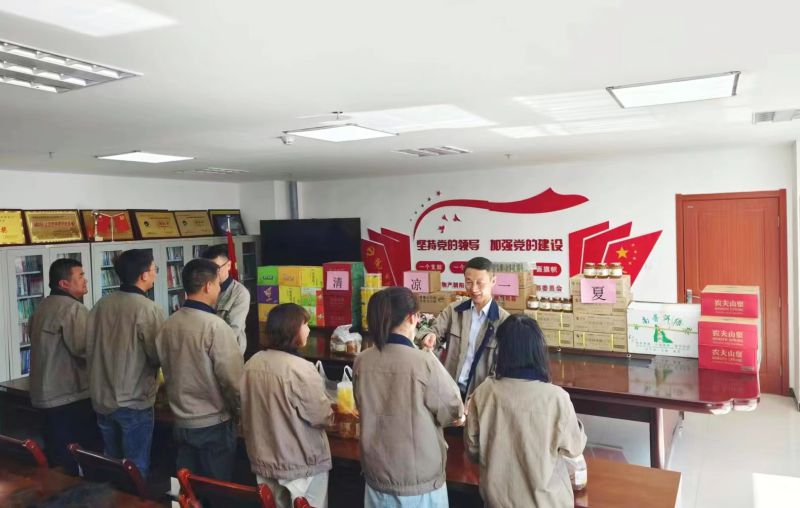 情系職工，夏送清涼&mdash;&mdash;朝物開投公司開展夏日送清涼活動