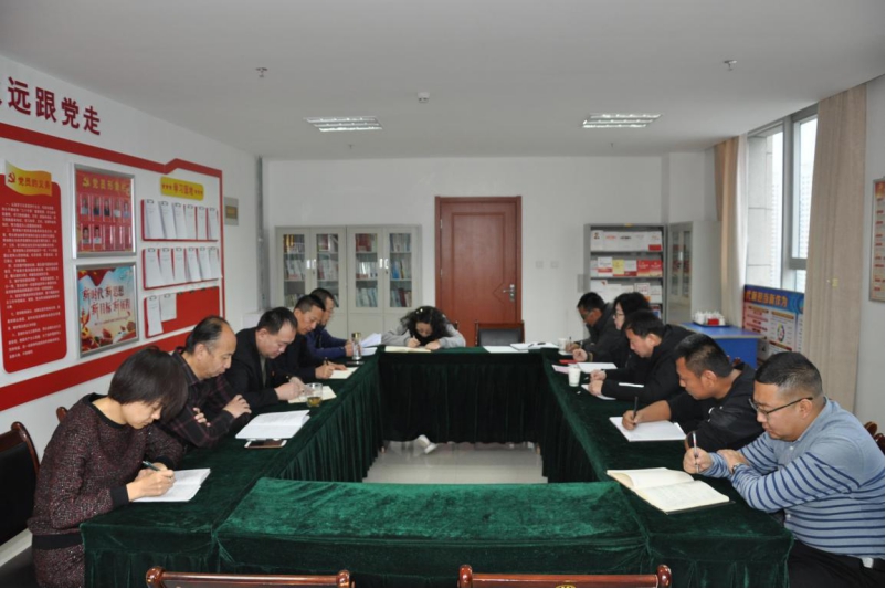 銘記&ldquo;生命線&rdquo;、分清&ldquo;是非線&rdquo; 修筑&ldquo;防腐線&rdquo;、不踩&ldquo;高壓線&rdquo;