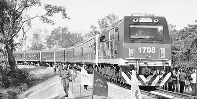 搭中國(guó)快車，促非洲發(fā)展